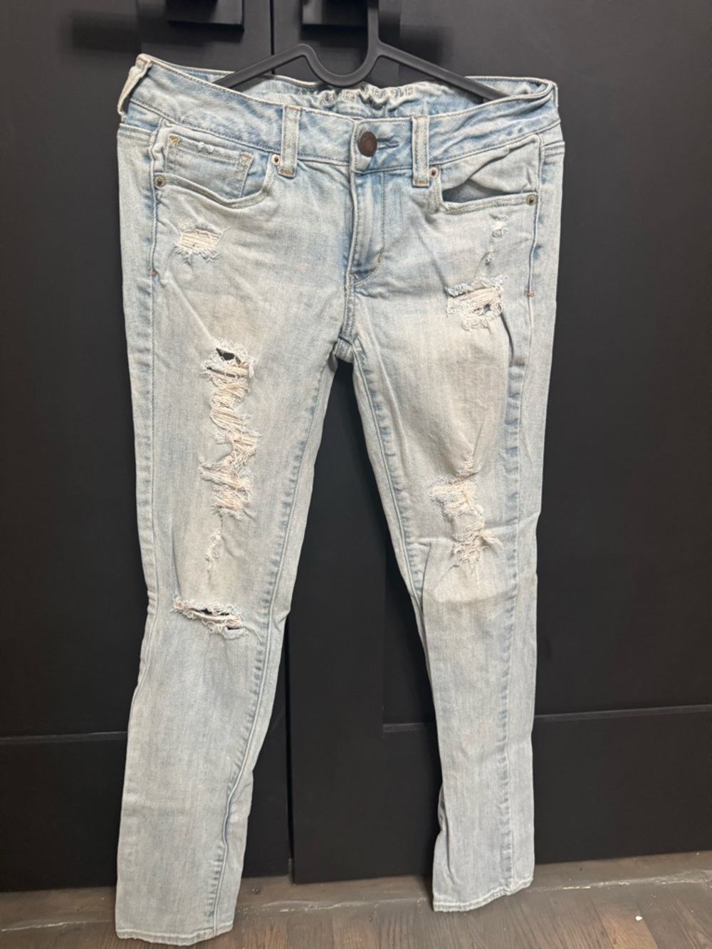 American Eagle Outfitters Light Wash Distressed Skinny Jeans